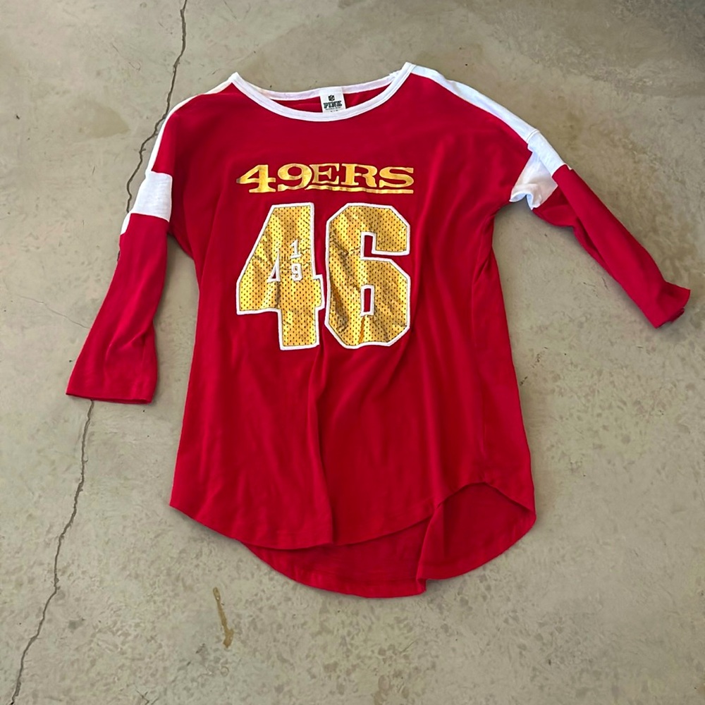 Red 3/4 sleeve 49er top.